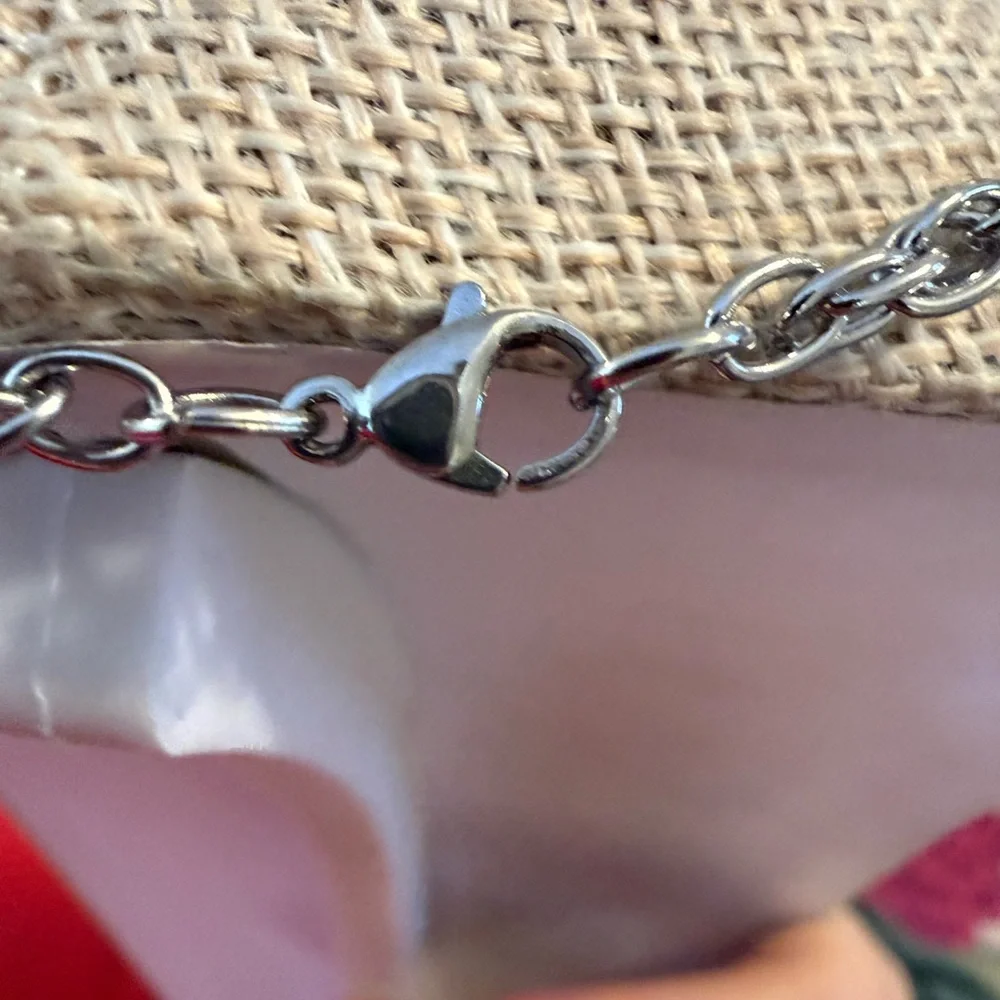 Vintage-Inspired Silver and Cream‎ Necklace Set